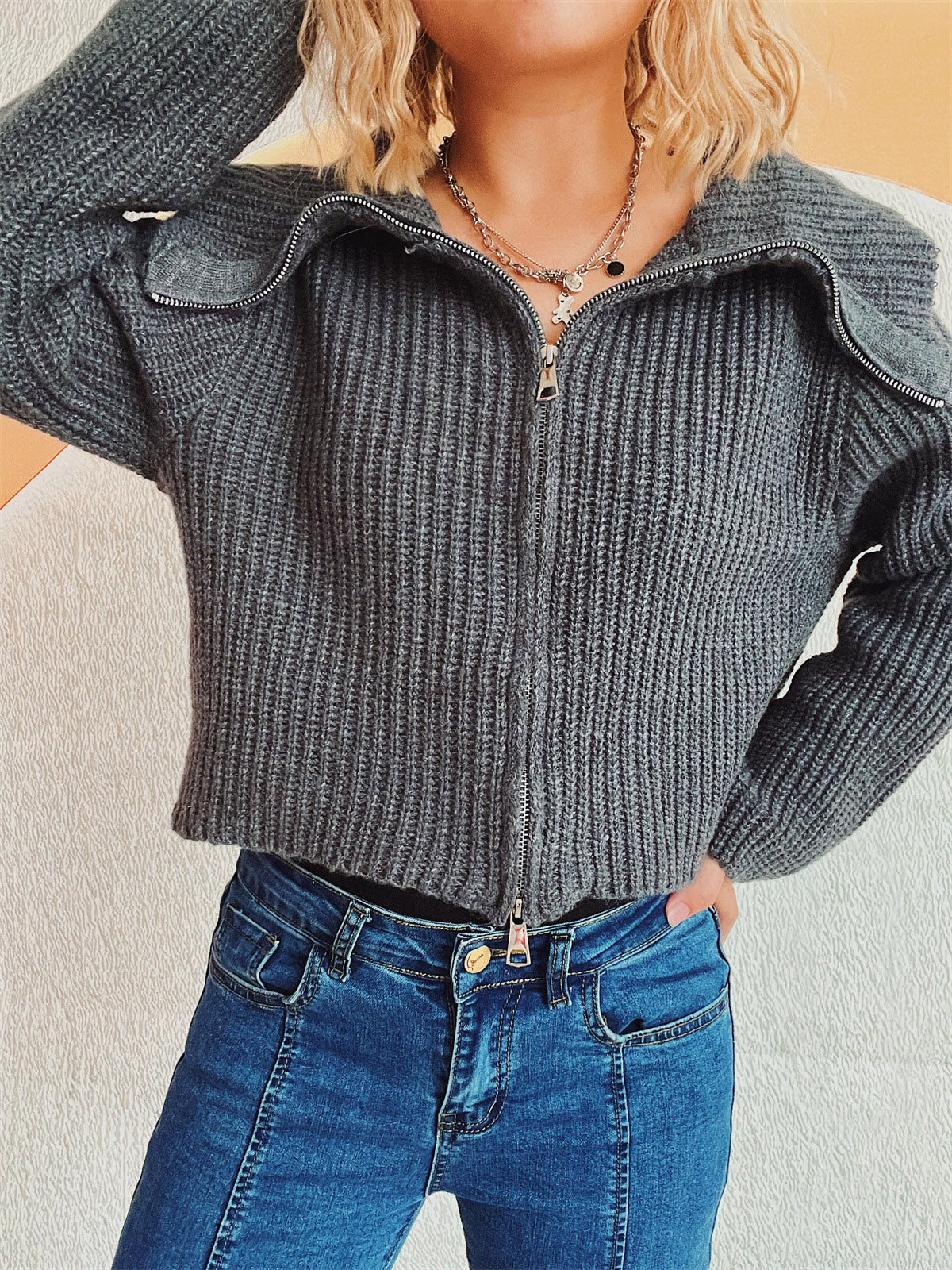 Estefanía | Long-sleeved cardigan with collar and zip