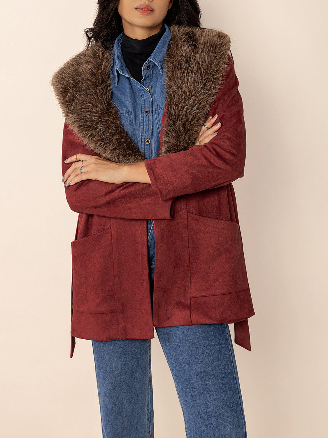 Regina | Fluffy jacket with collar and waist band
