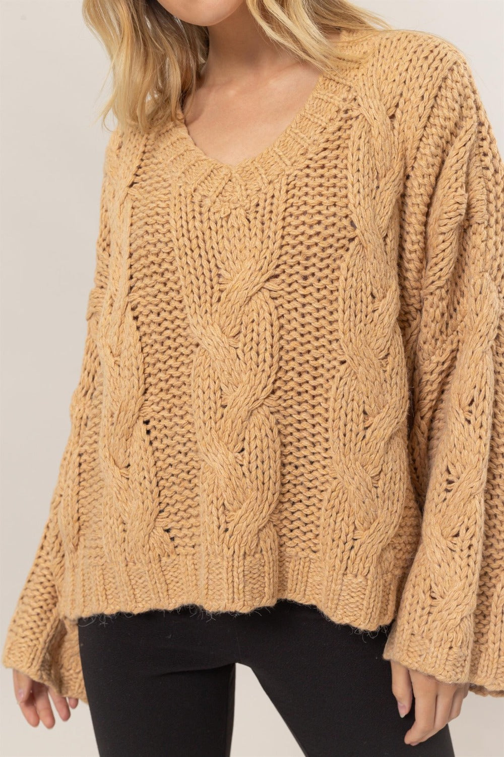 Merced | Cable knit V-neck sweater