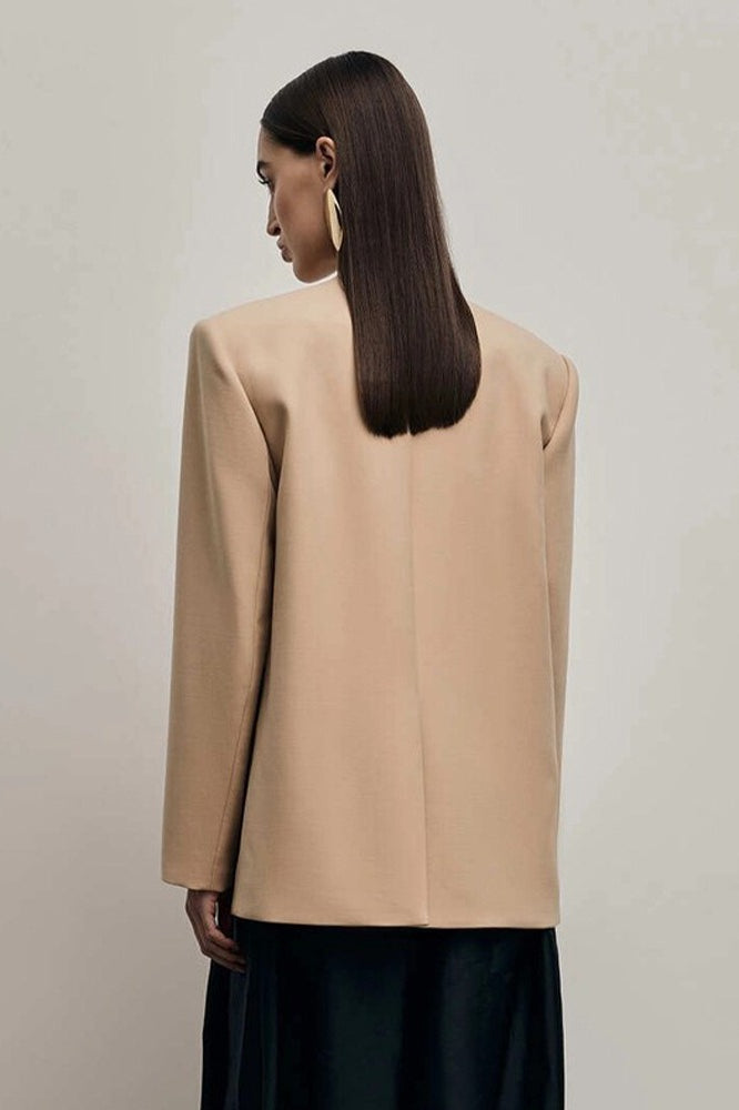 Solid Fitted Single-Breasted Regular Shoulder Blazer