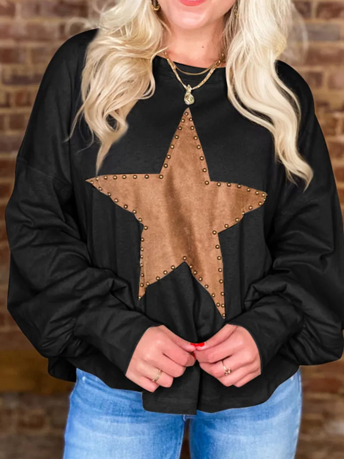 Vera | Long-sleeved blouse with a star crew neck