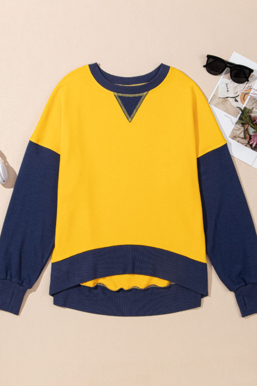 Vera | Color block sweatshirt with a crew neck and long sleeves