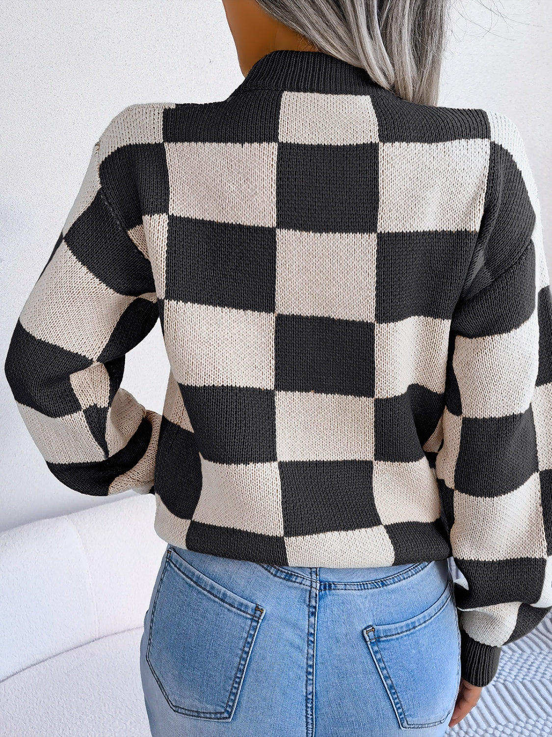 Elsa | Checked long-sleeved sweater with stand-up collar