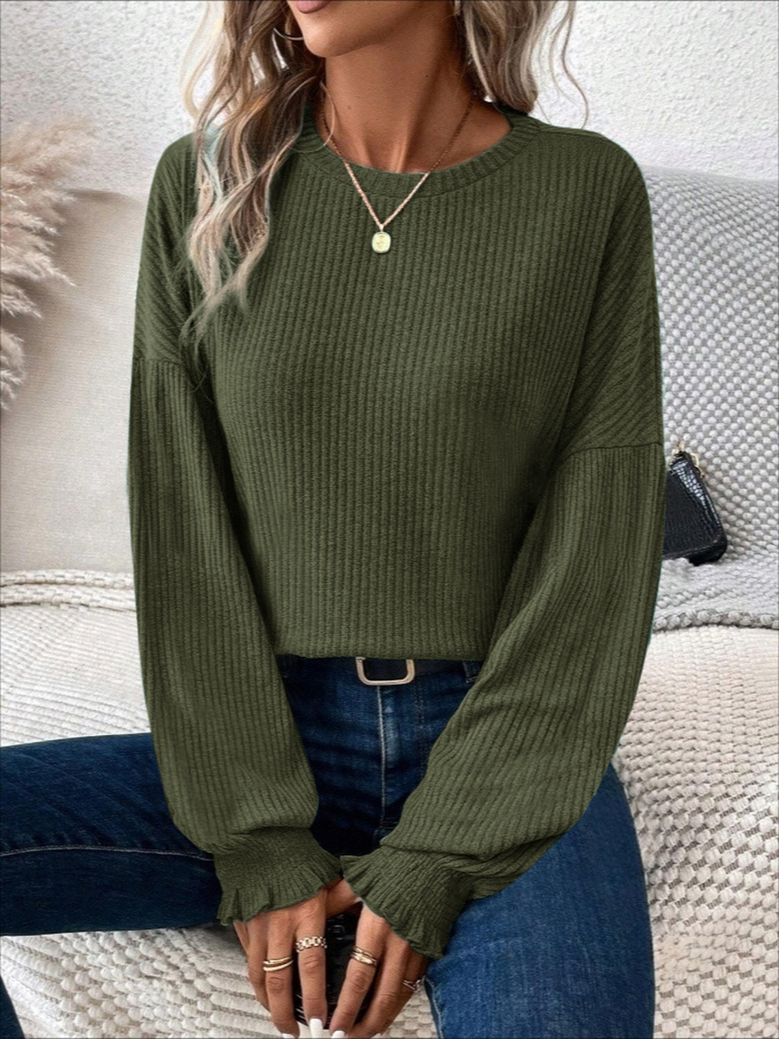 Olivia | Ribbed crew neck t-shirt with lantern sleeves