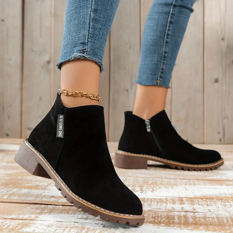 Reyes | Versatile flat bottom leather boot
