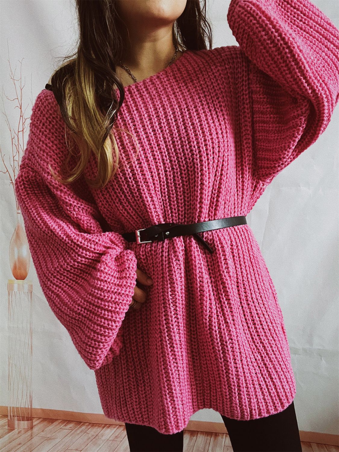 Regina | Long-sleeved sweater with a boat neck and belt