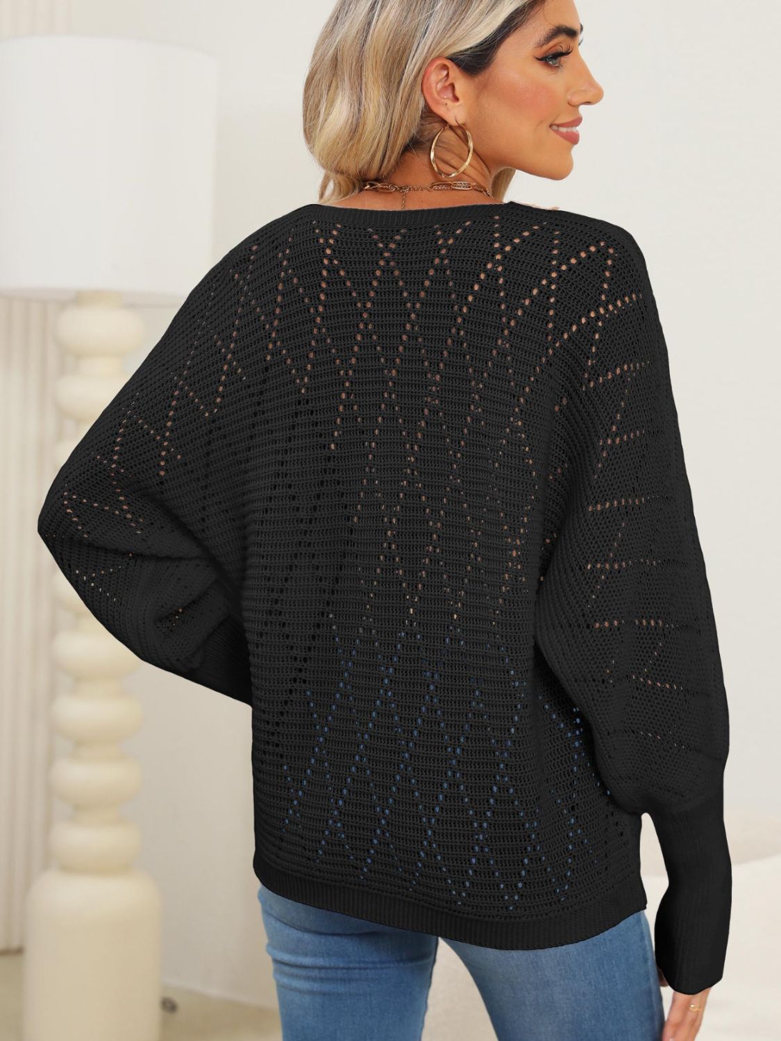 Juliana | Long sleeve sweater with V-neck and lace detail