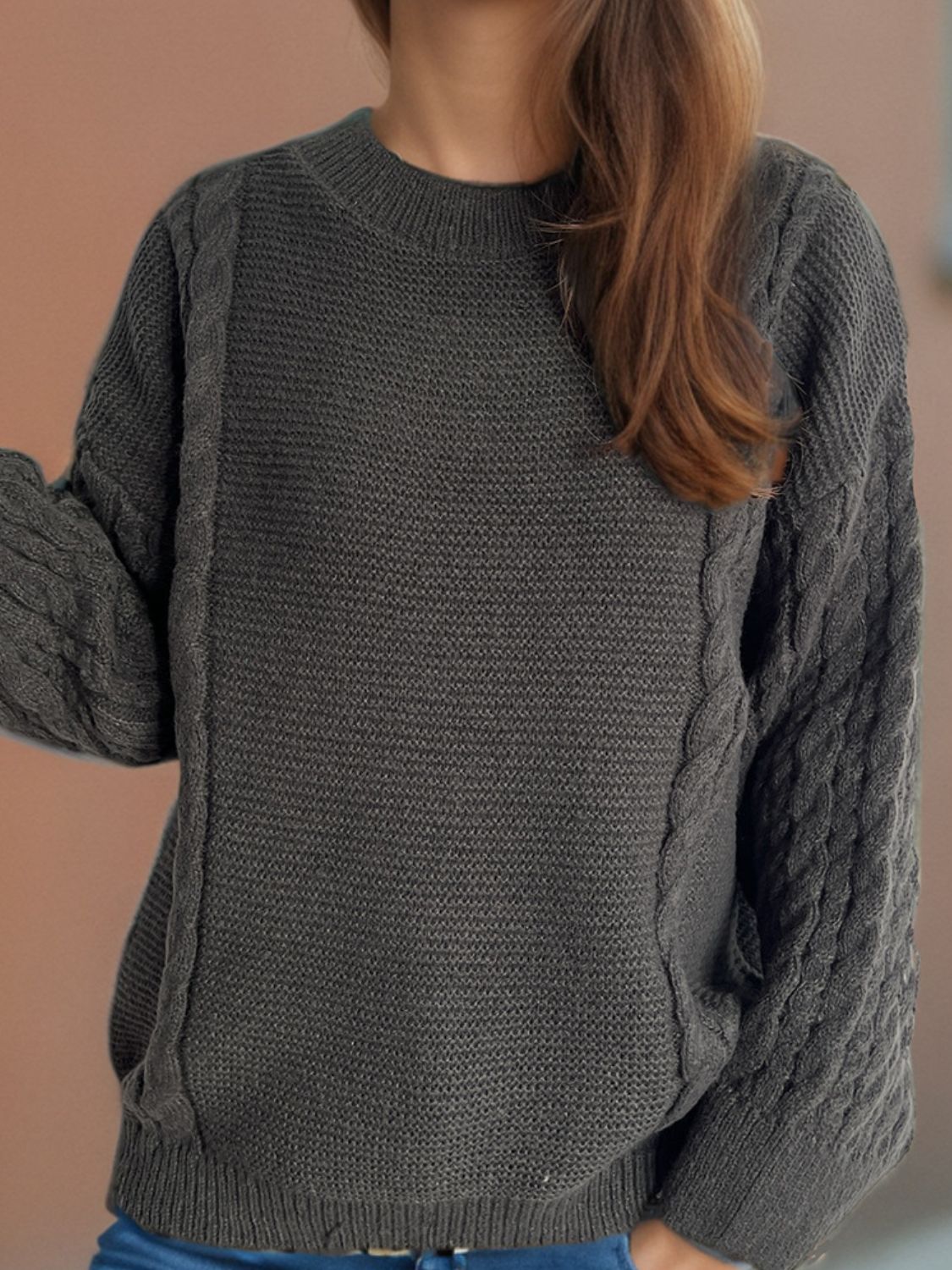Celeste | Long-sleeved cable-knit sweater with a crew neck