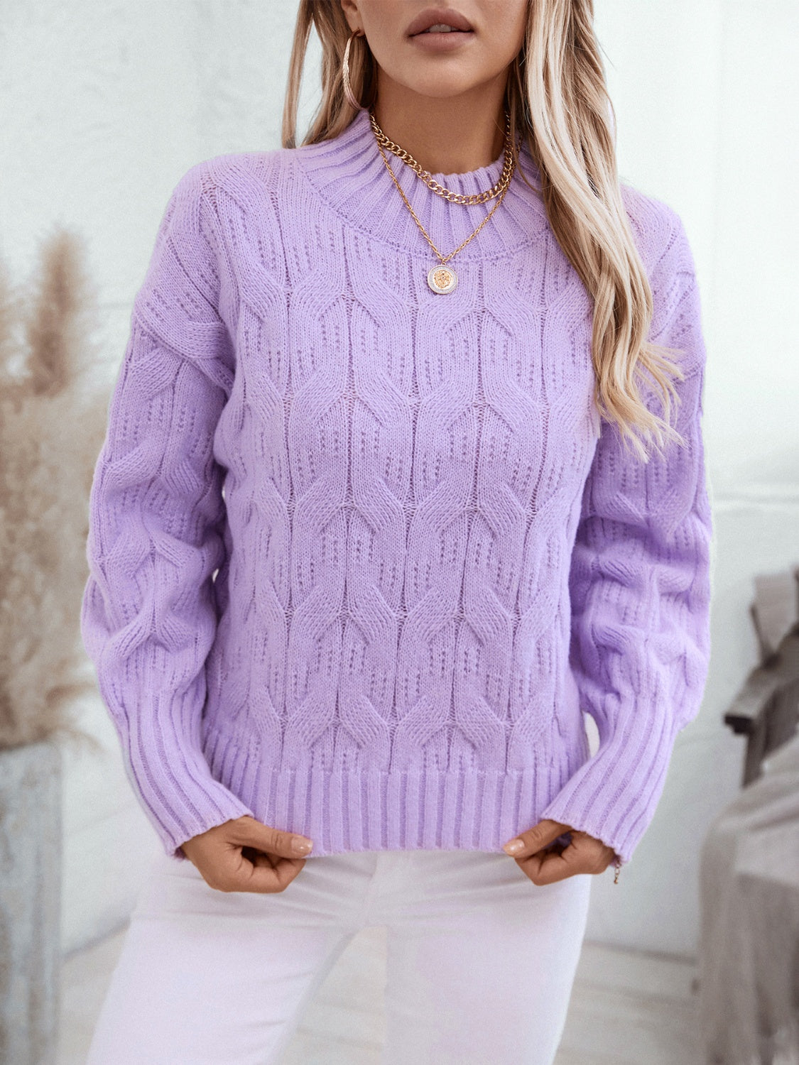 Teodora | Long-sleeved sweater with cable knit and stand-up collar