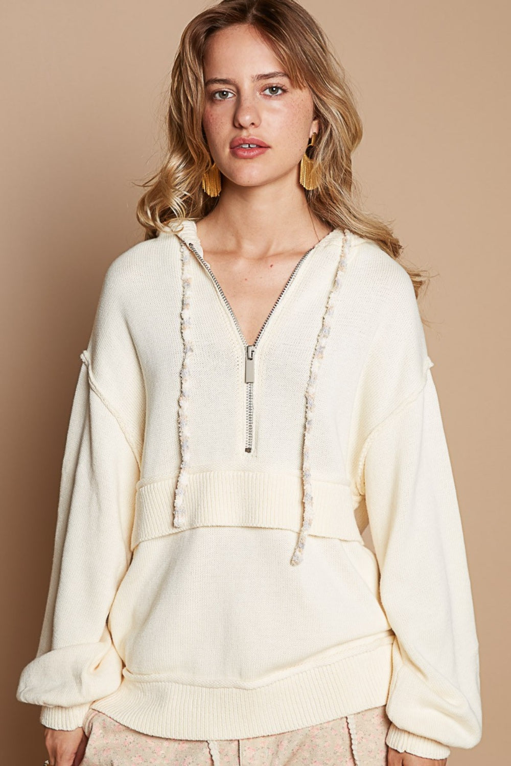 Camila | Half-zip hoodie with dropped shoulders