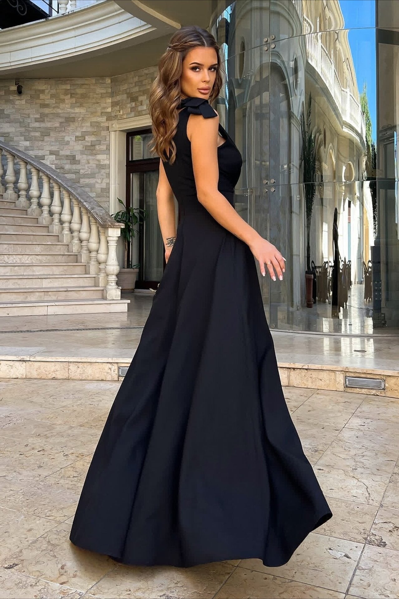 Elegant Long Sleeveless Party Dress