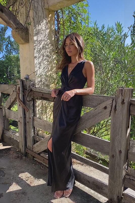 Vanesa® | Deep V-Neck Sleeveless Backless Dress