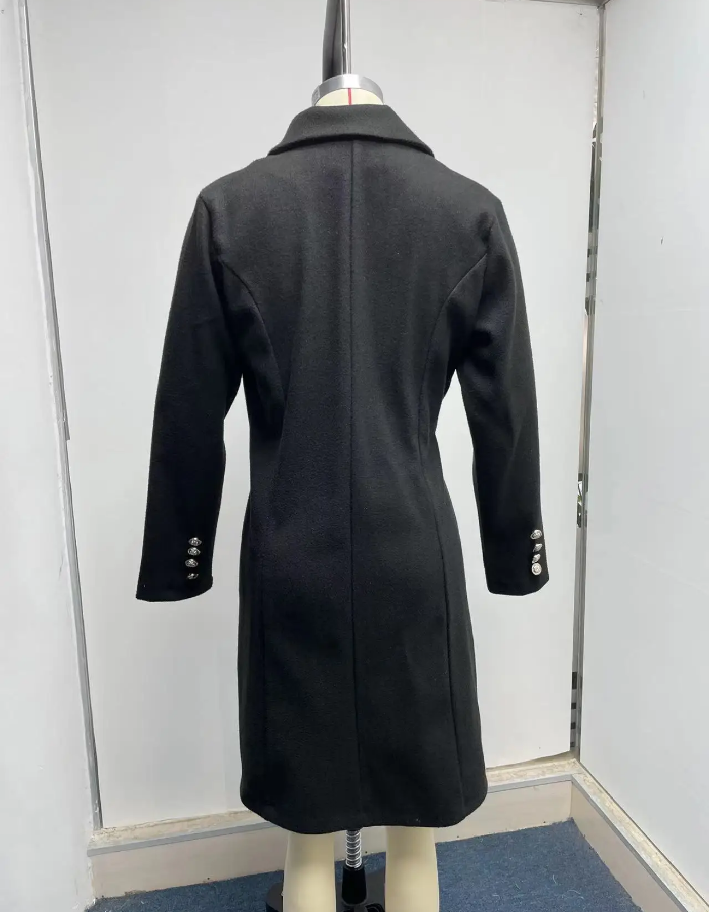 Hilda | Elegant and casual winter garment