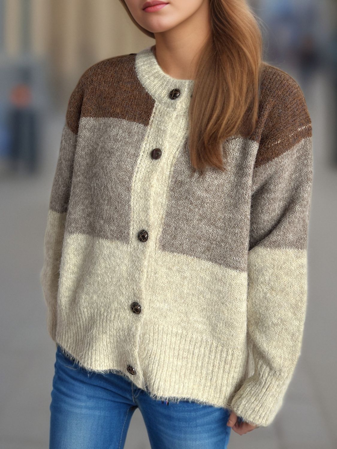 Jacqueline | Color block crew neck cardigan with buttons