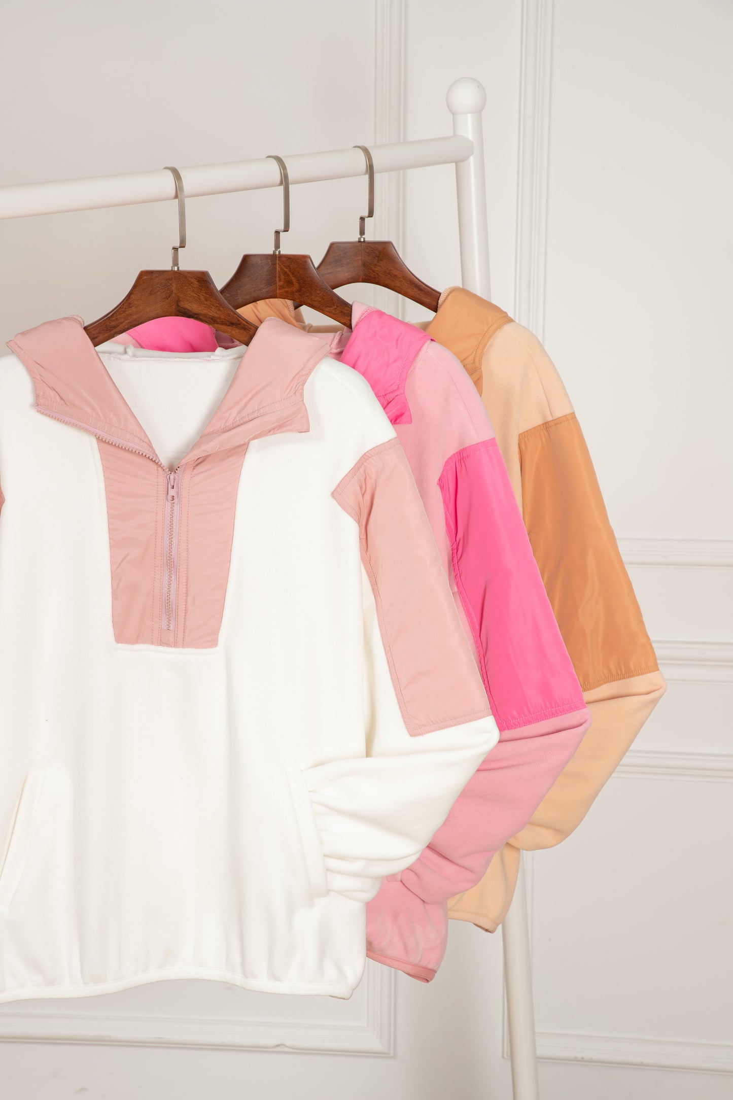 Leila | Modern and comfortable winter hoodie