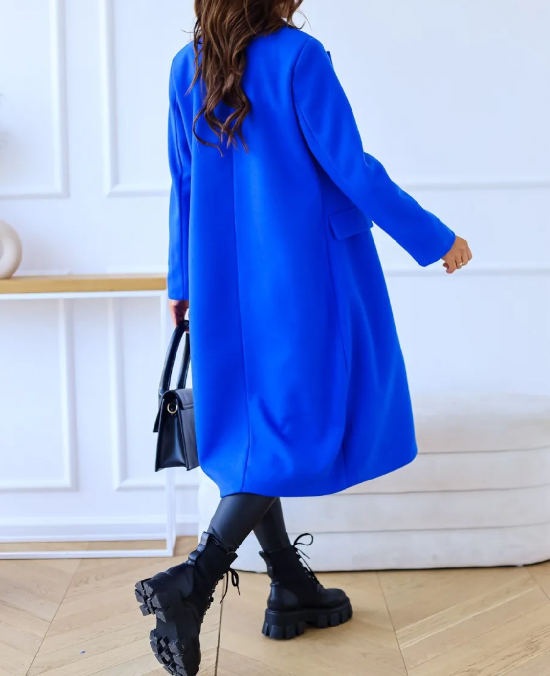 Rafaela | Classic and comfortable winter garment.