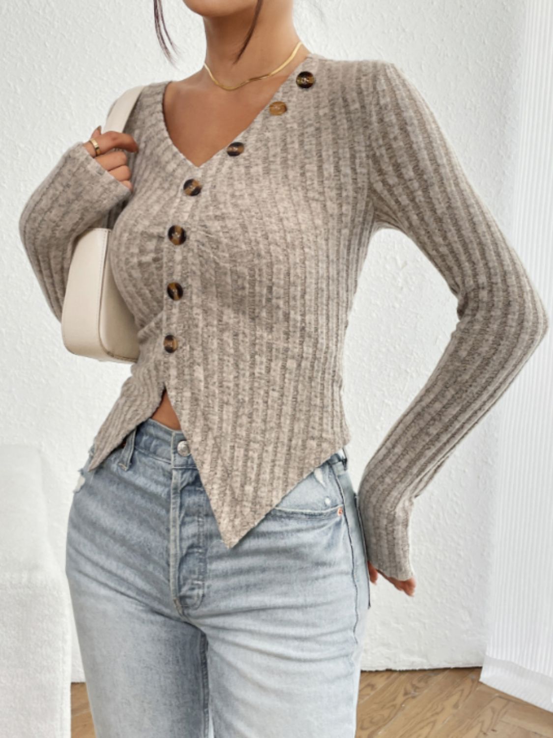 Andrea | Long sleeve V-neck t-shirt