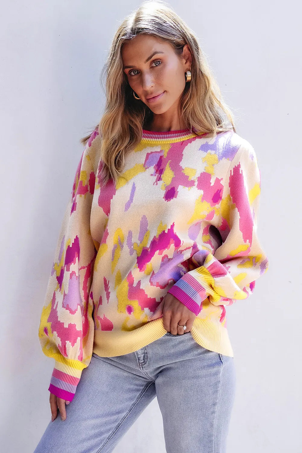 Kristina | Contrasting long-sleeved sweater with a crew neck