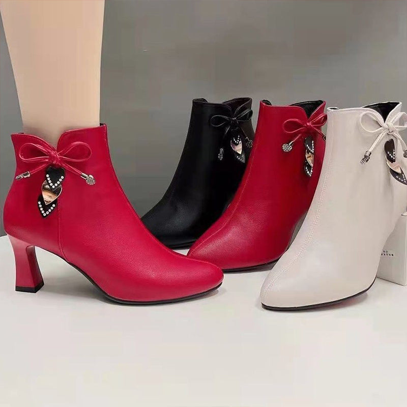 Esther | Suede ankle boots with bow