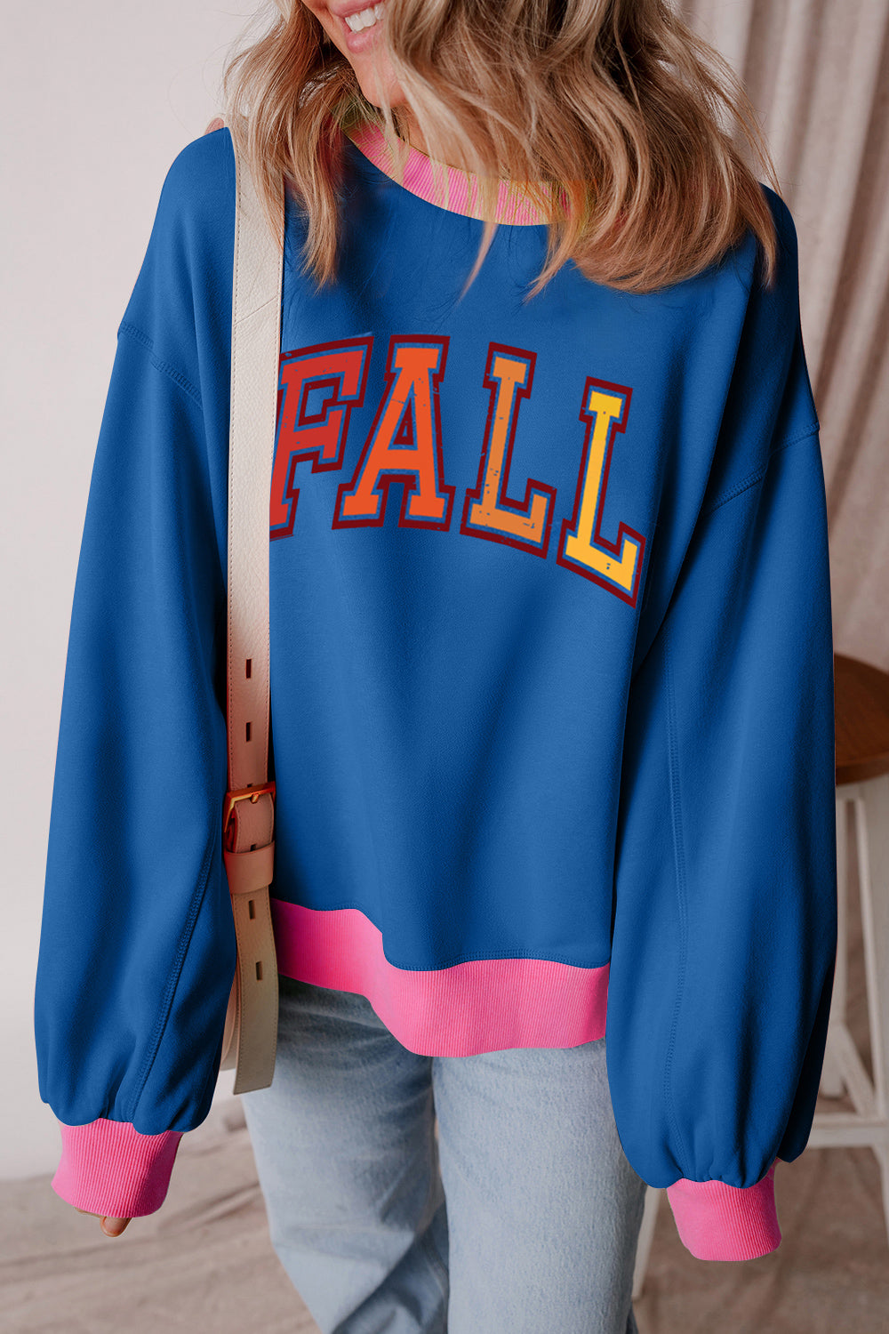 Sabina | Long sleeve sweatshirt with letter graphic and contrast