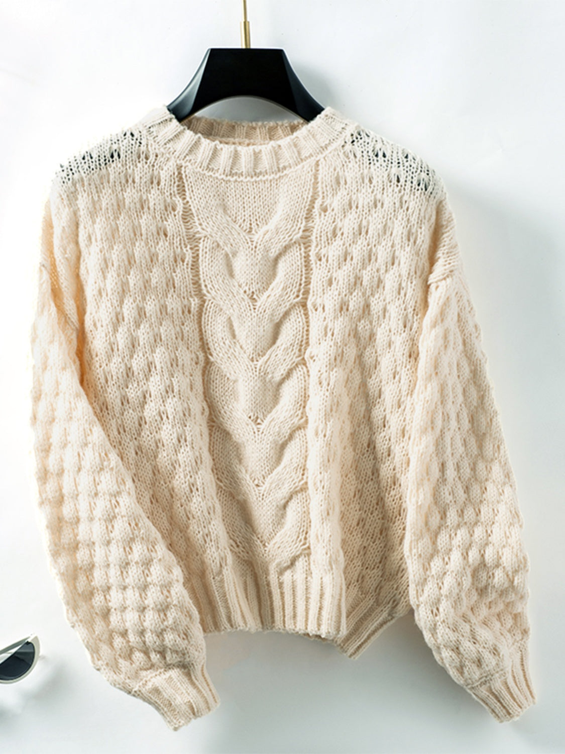 Otilia | Long-sleeved cable-knit sweater with a crew neck