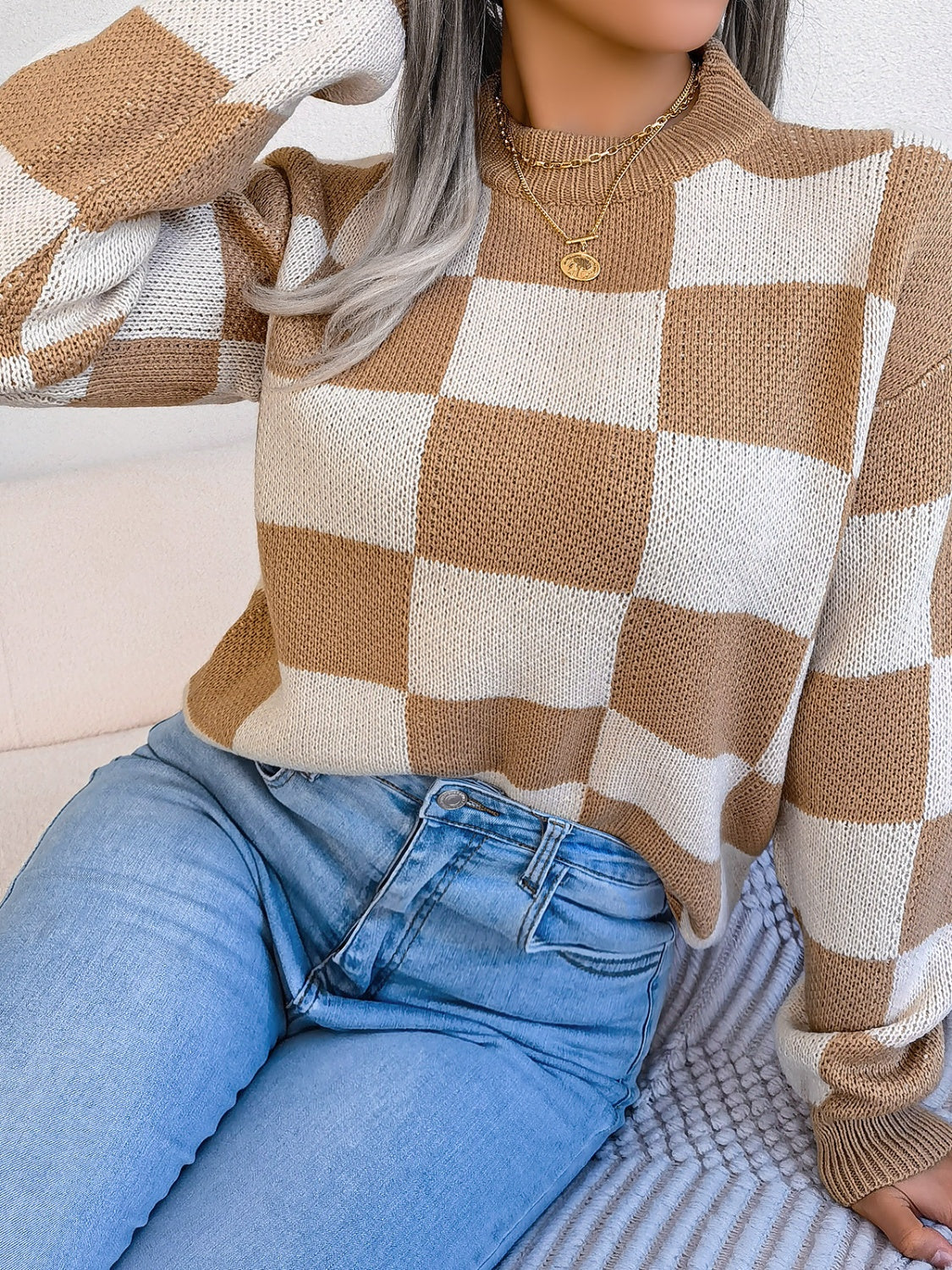 Elsa | Checked long-sleeved sweater with stand-up collar
