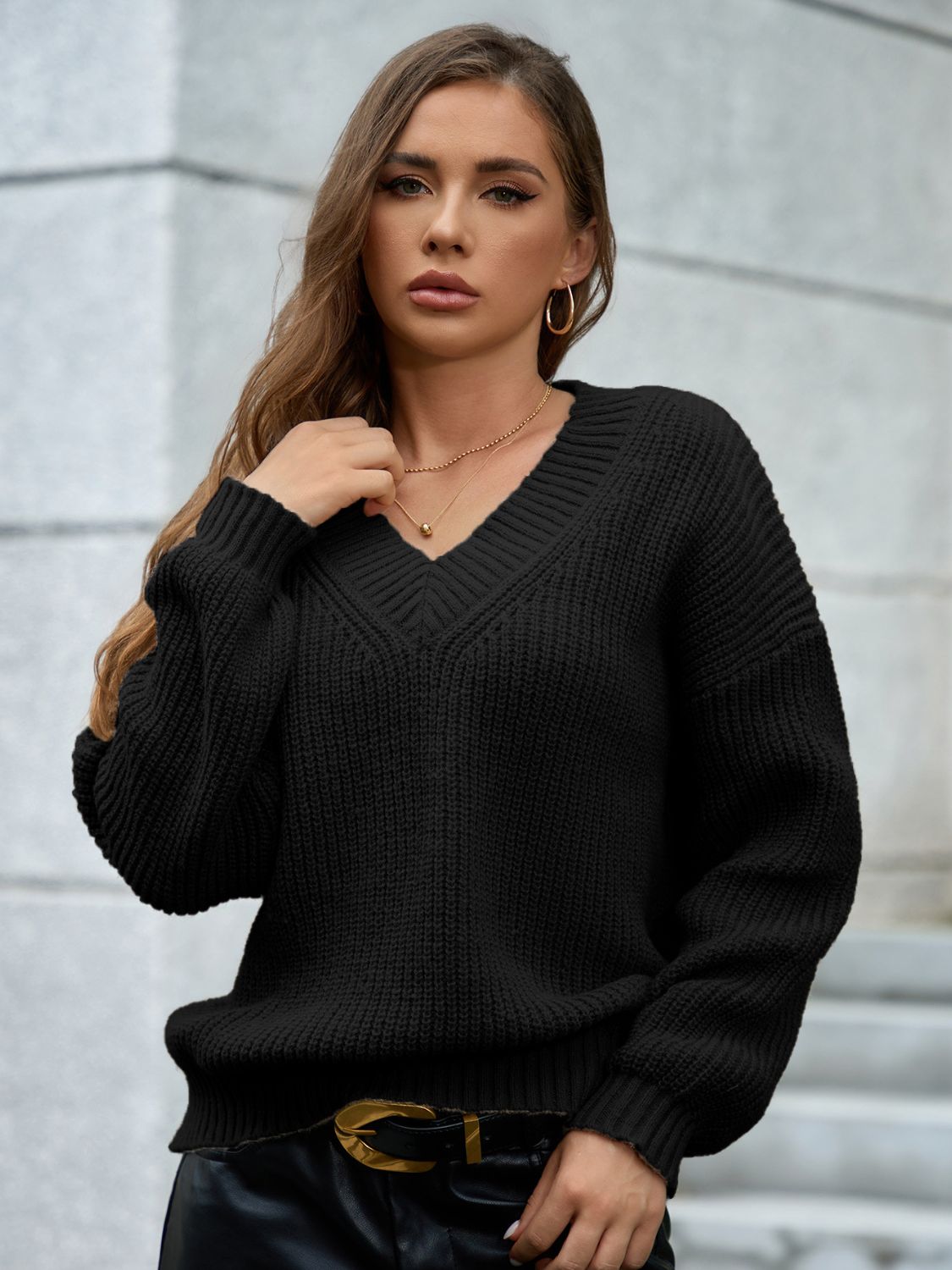 Gisela | Long-sleeved sweater with a V-neck and dropped shoulders