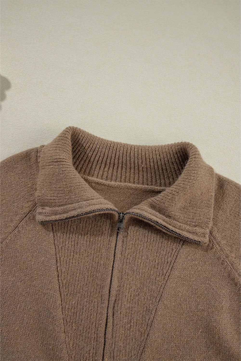 Sofia | Geometric cardigan with long sleeves and zip fastening