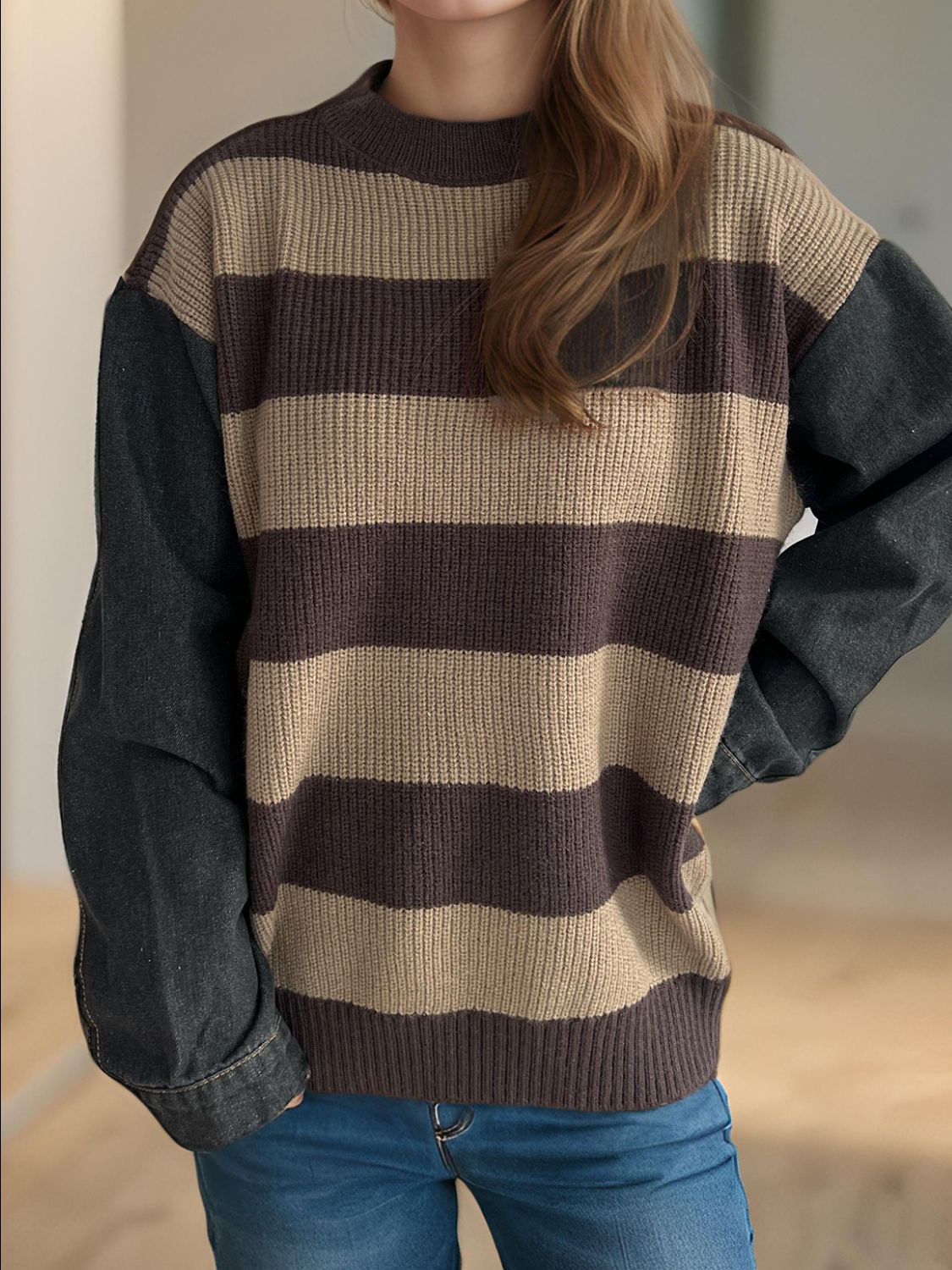 Johana | Contrasting long-sleeved sweater with a crew neck