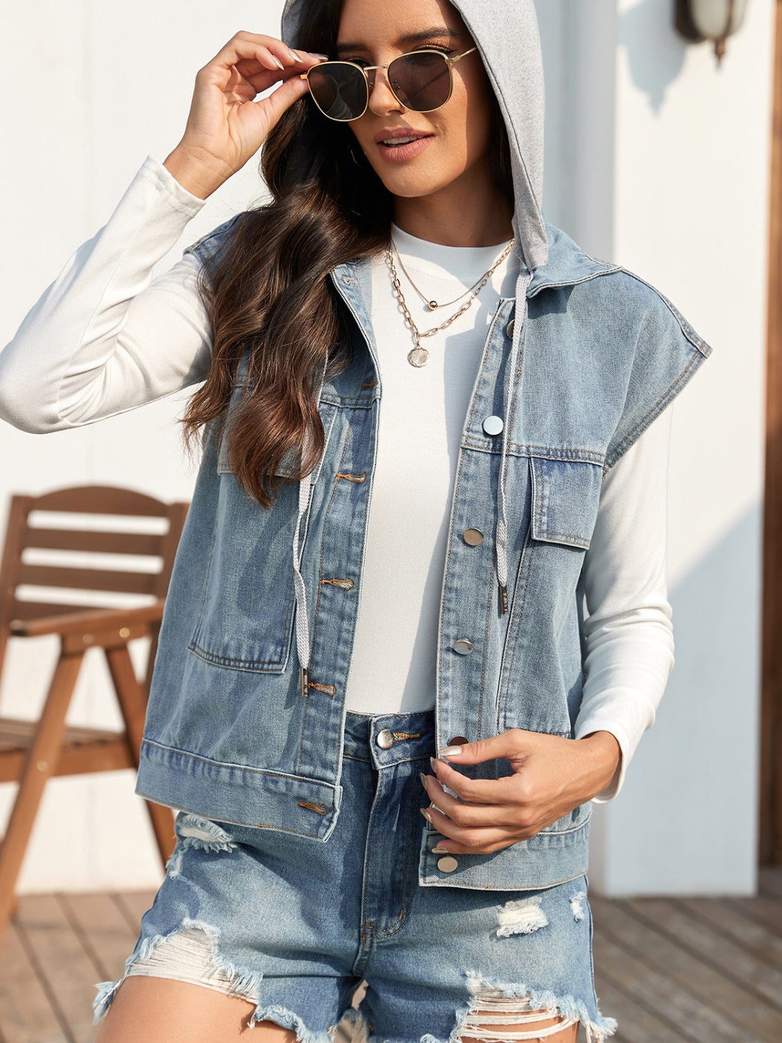 Ulla | Sleeveless denim jacket with drawstring and buttons