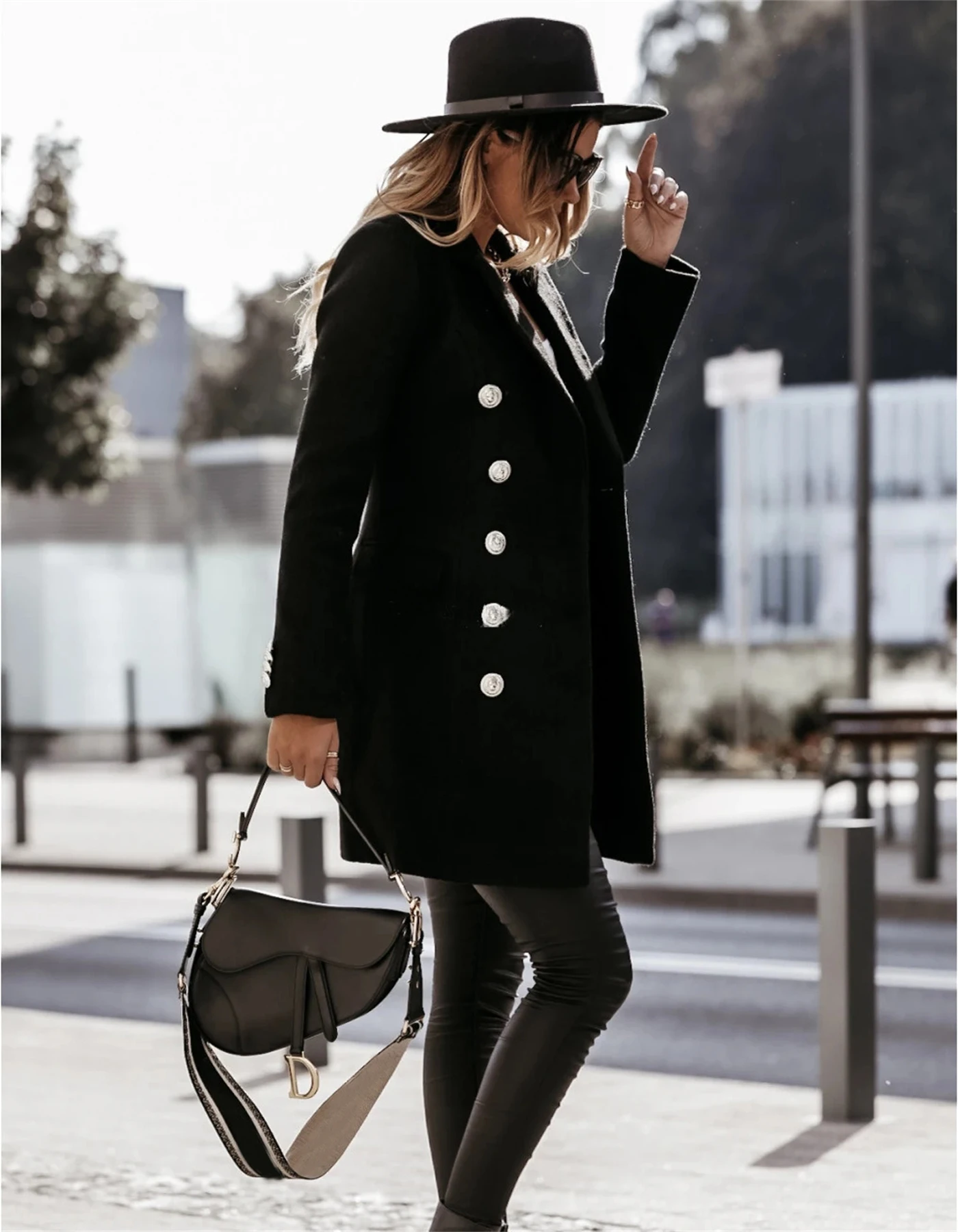 Hilda | Elegant and casual winter garment