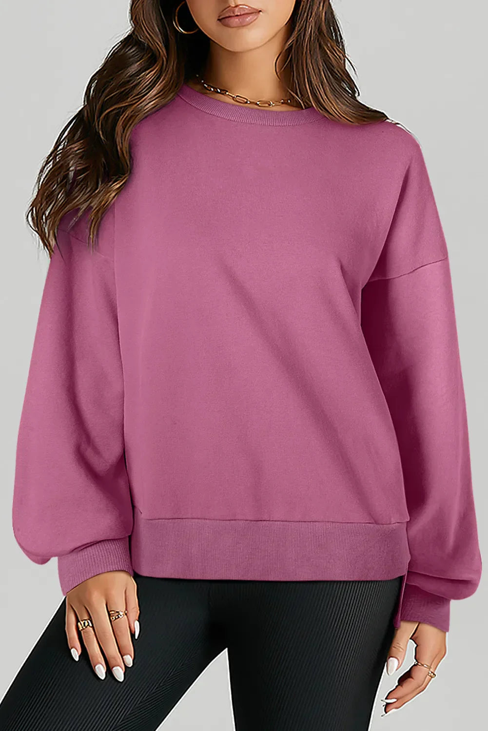 Claudia | Long-sleeved sweatshirt with a high, low crew neck