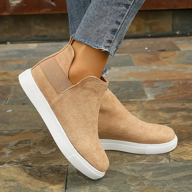 Vania | Relaxed and supportive orthopedic boots.