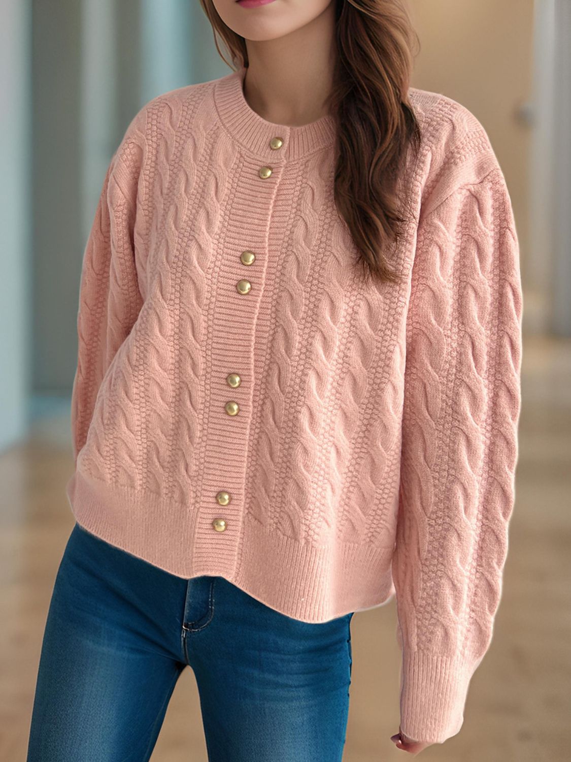 Cristina | Cable knit cardigan with a crew neck and long sleeves