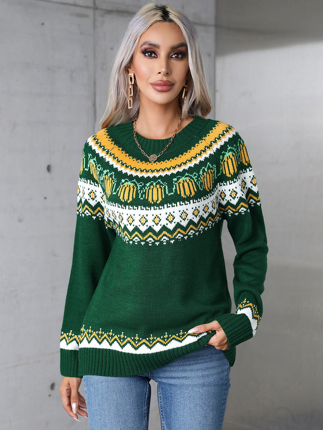 Magda | Long-sleeved sweater with a geometric crew neck