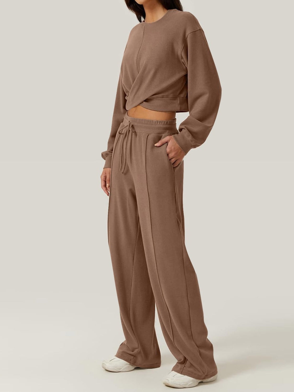 Gina | Set consisting of a crossover crew neck top and drawstring trousers