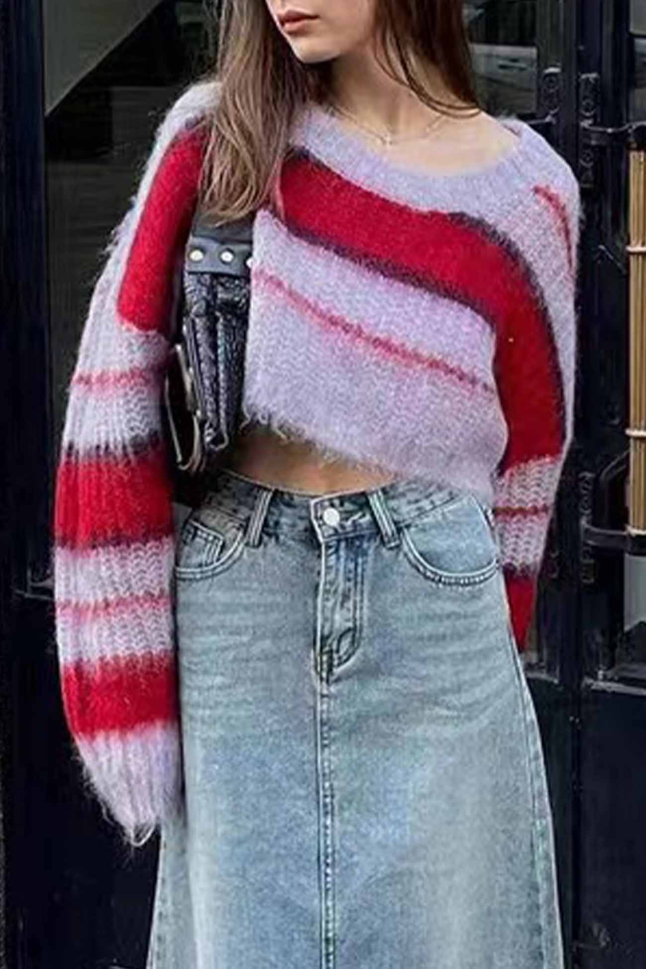 Ursula | Knitted cropped sweater with color block stripes and a crew neck