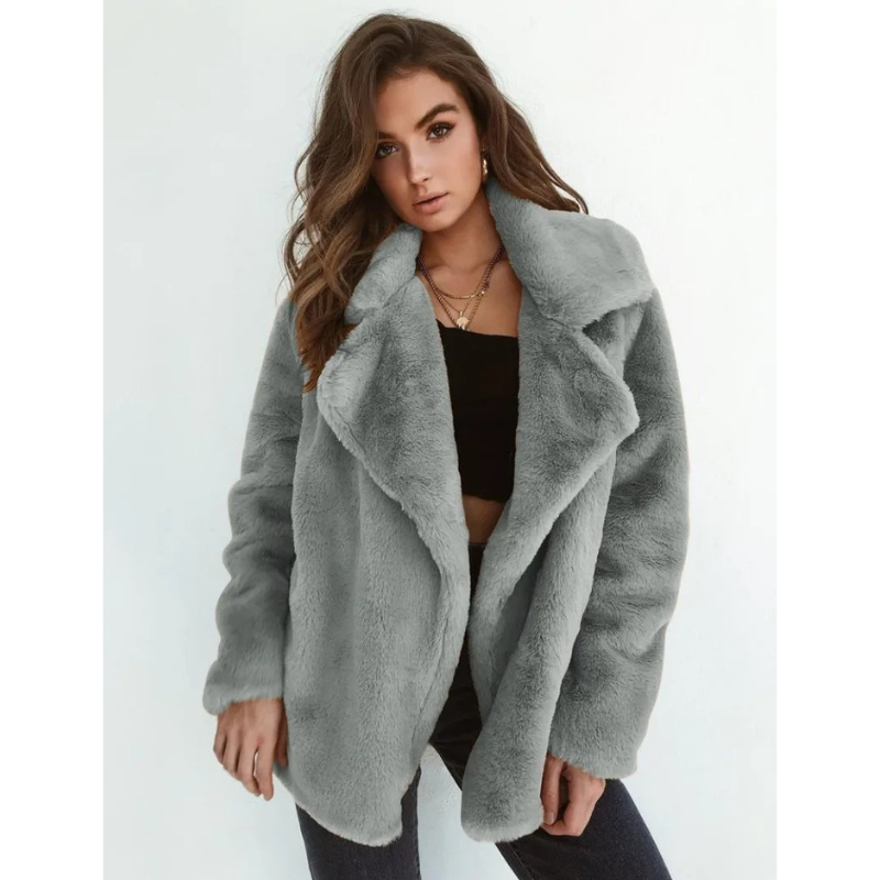Maricela | Fashionable and minimalist winter garment