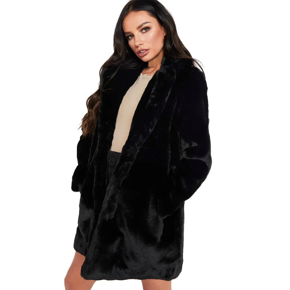 Ursula | Modern and minimalist winter garment.