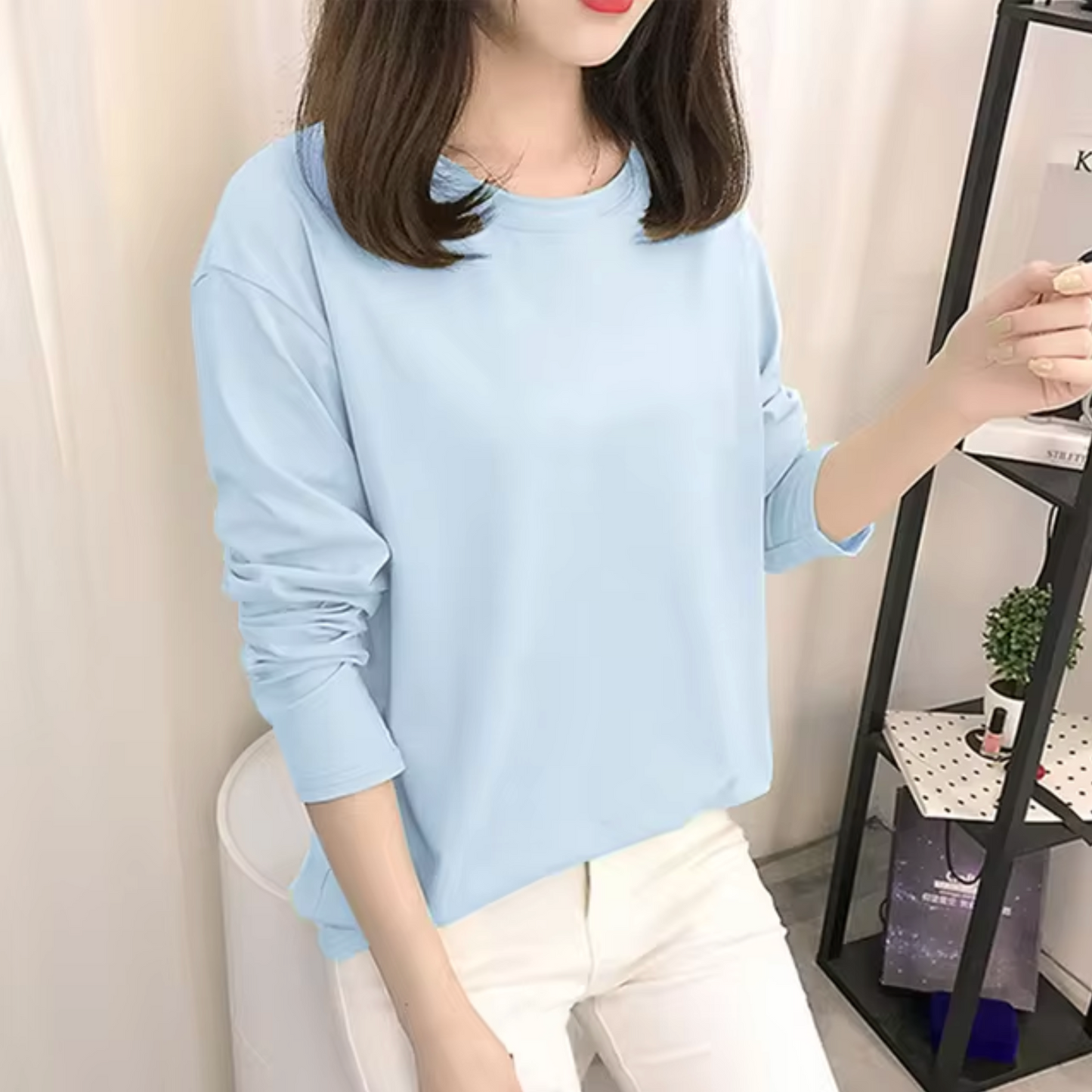 Iris | Long-sleeved cotton shirt with a crew neck