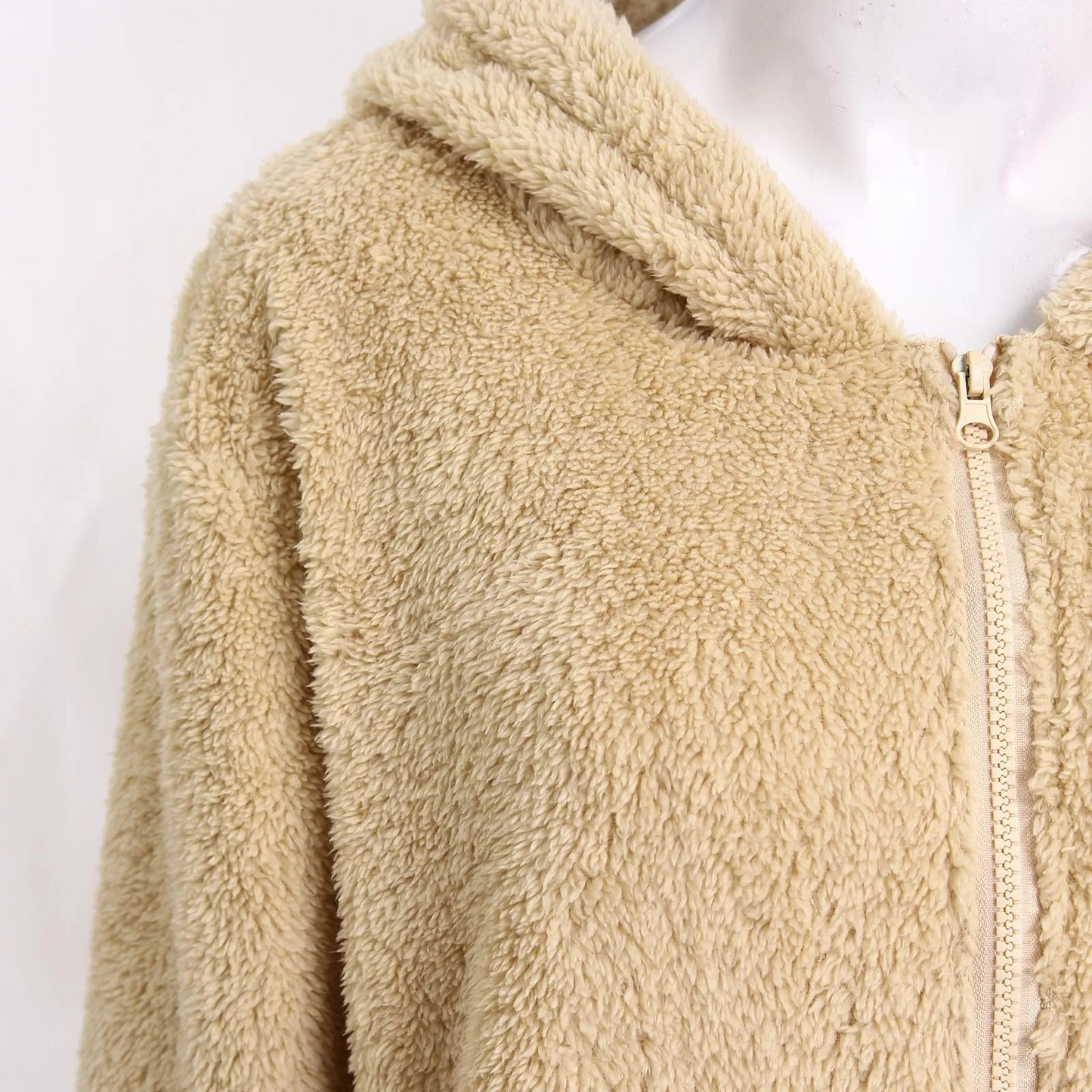 Valeria | Relaxed and elegant winter garment.