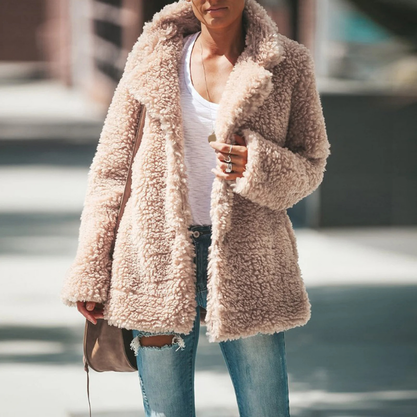 Ariadna | Simple and elegant winter garment.