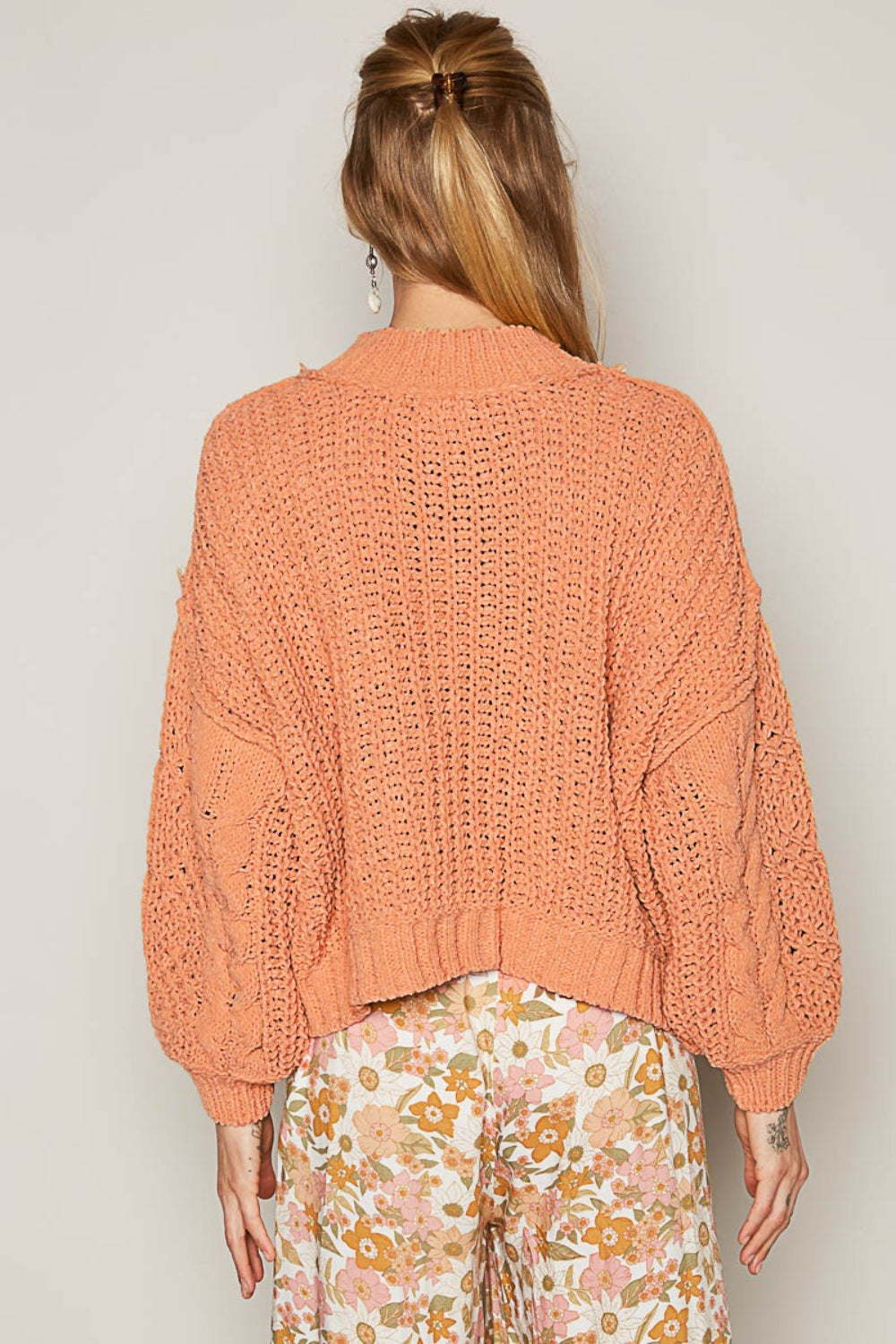 Theresa | Sweater with stand-up collar and cable knit