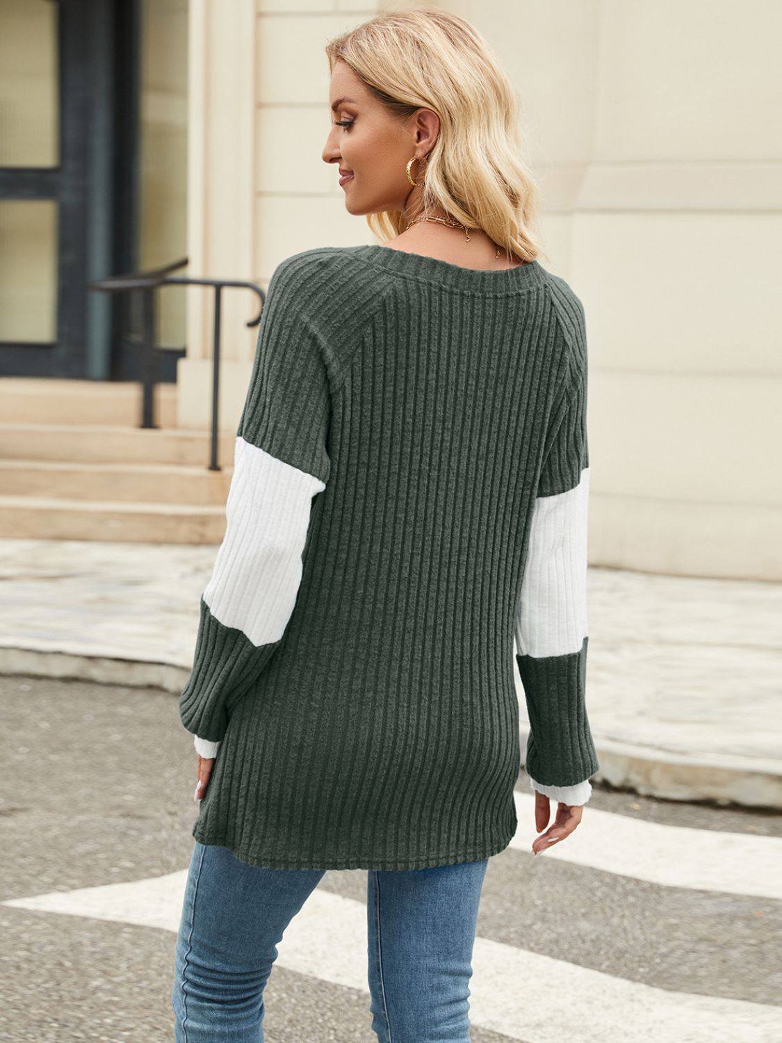 Felicidad | Color block V-neck long sleeve t-shirt