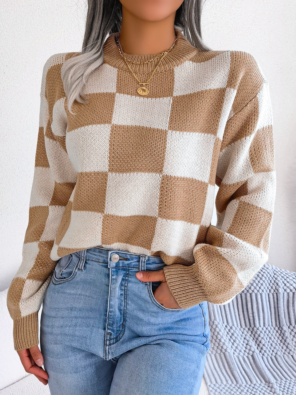 Elsa | Checked long-sleeved sweater with stand-up collar