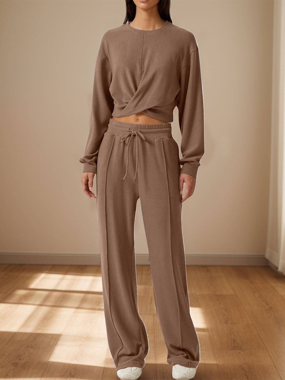 Gina | Set consisting of a crossover crew neck top and drawstring trousers