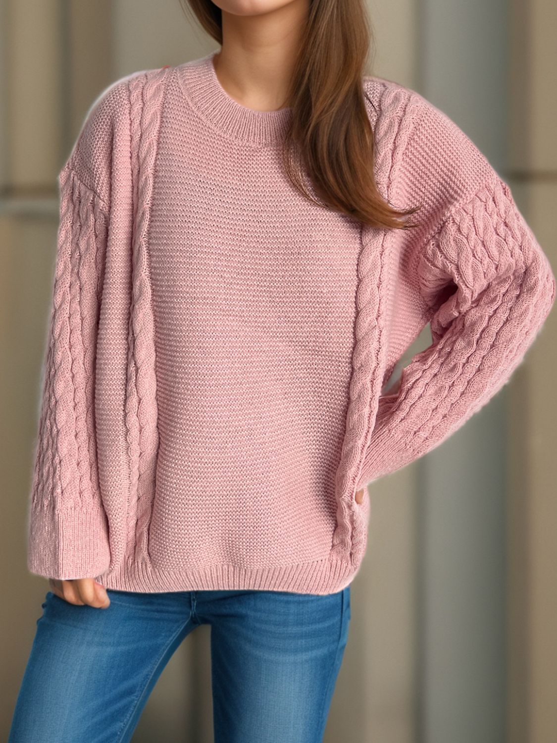 Celeste | Long-sleeved cable-knit sweater with a crew neck