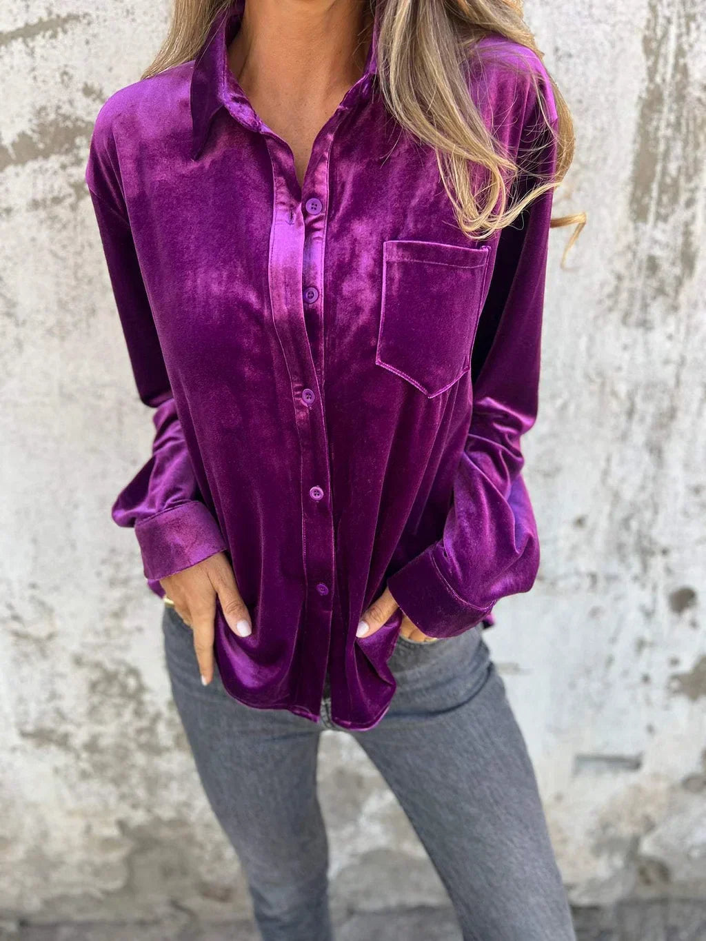 Carla | Luxurious velvet shirt