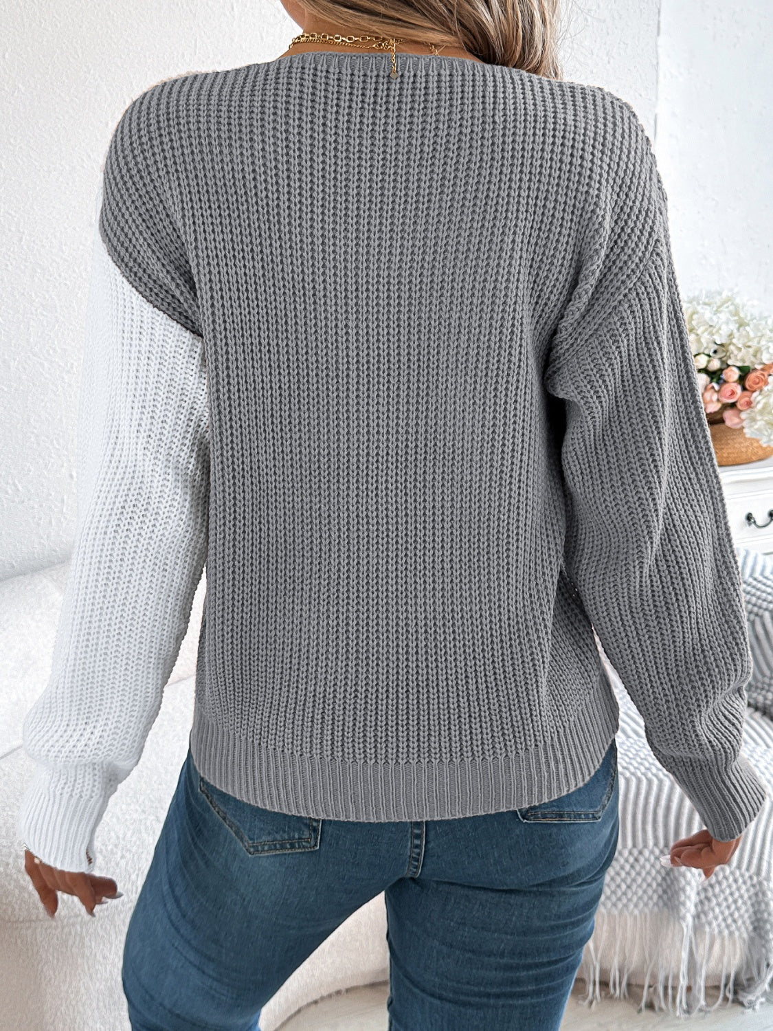 Ornella | Two-tone long-sleeved V-neck sweater