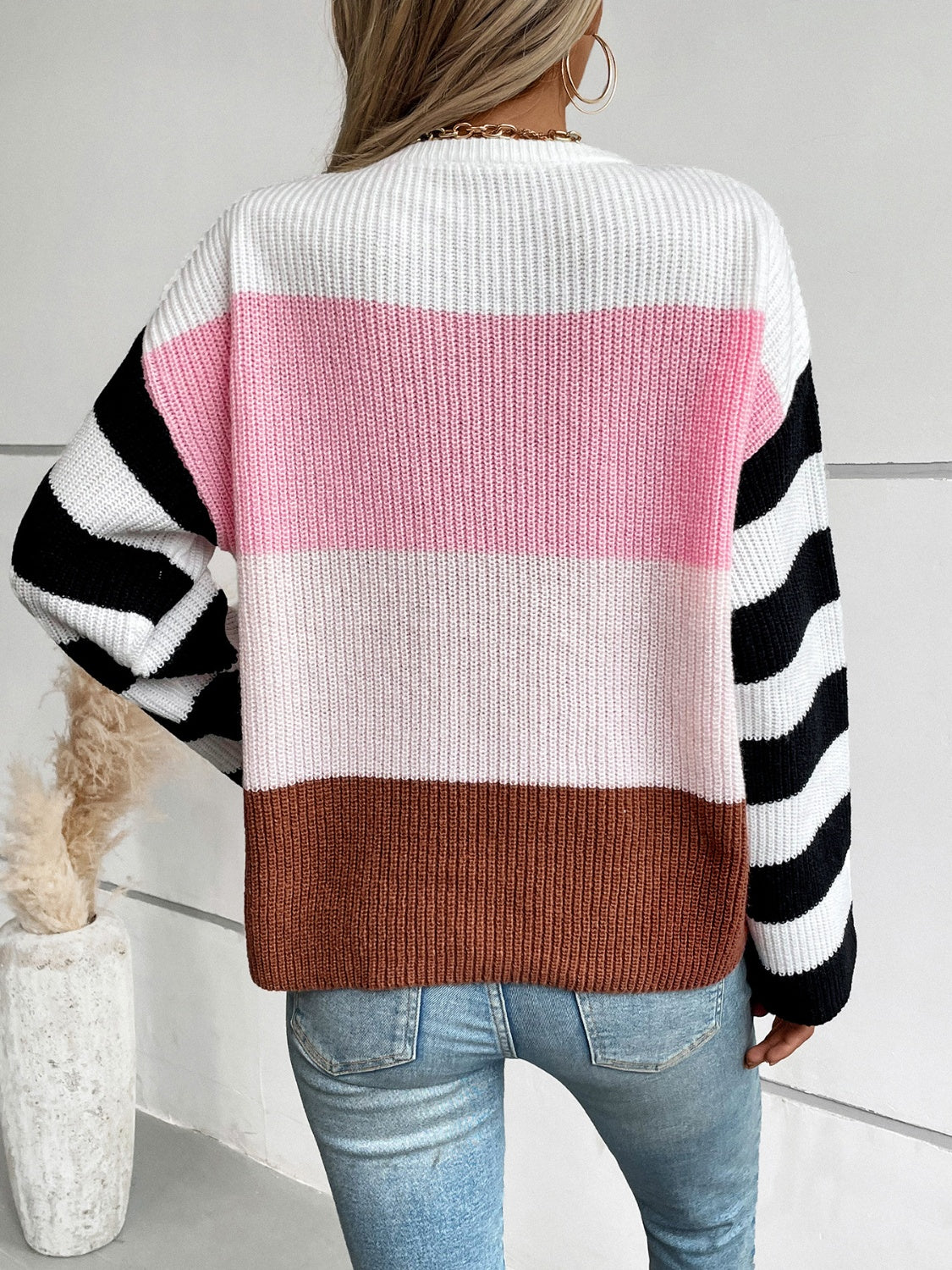 Isadora | Color block sweater with a crew neck and long sleeves